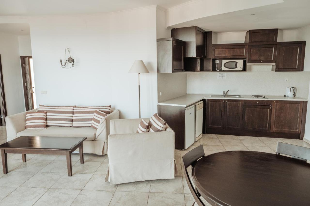 אובזור The Cliff Beach Apartments מראה חיצוני תמונה