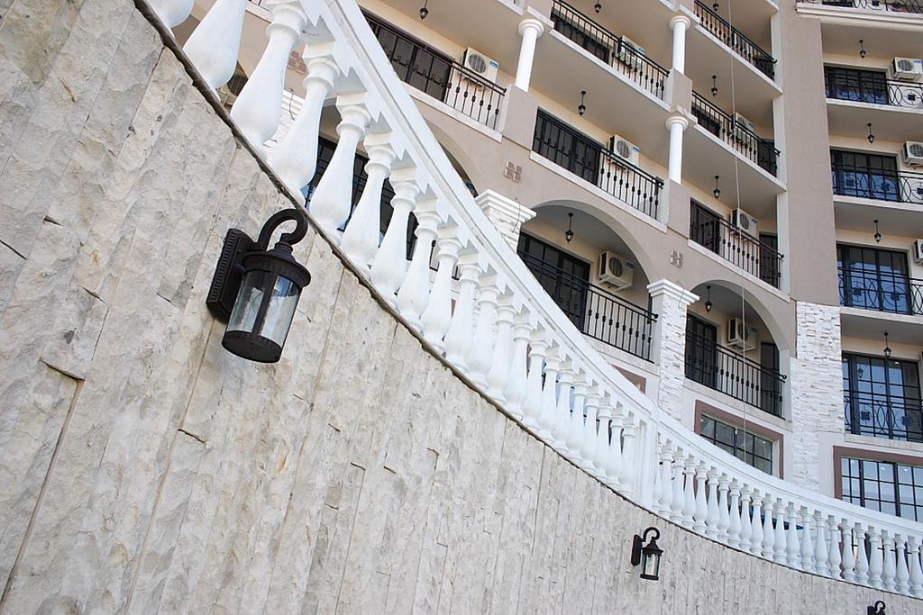 אובזור The Cliff Beach Apartments מראה חיצוני תמונה