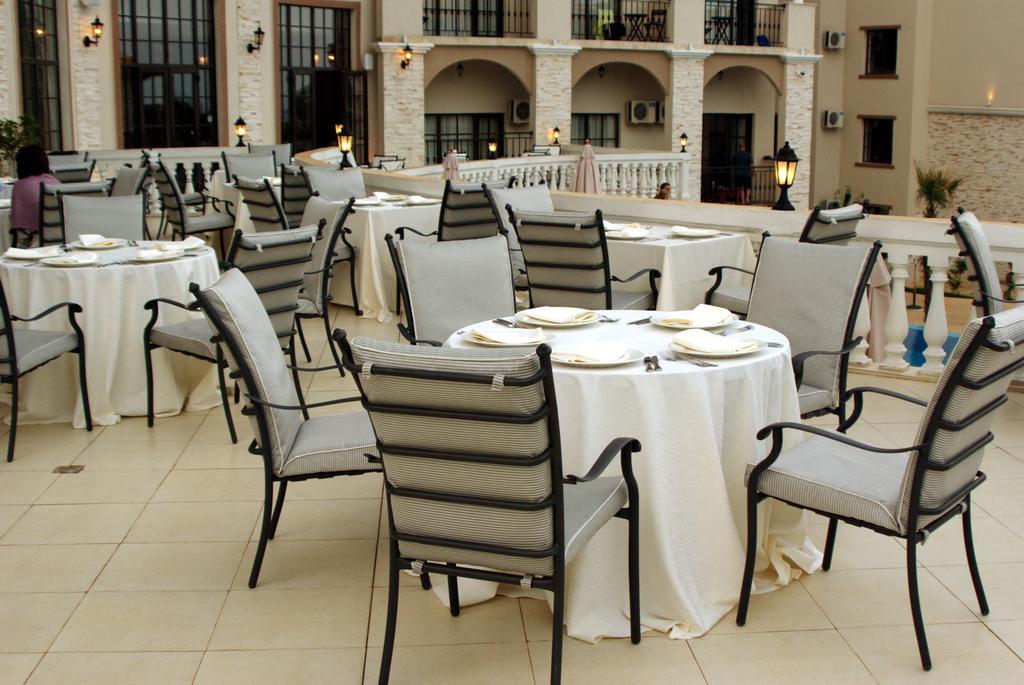 אובזור The Cliff Beach Apartments מראה חיצוני תמונה